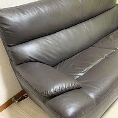 三人掛けソファー　ブラウン　リビング用　の画像