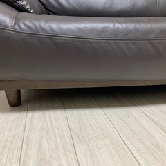 三人掛けソファー　ブラウン　リビング用　の画像