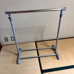 ハンガーラックの画像