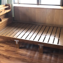 木製シングルベッド台の画像