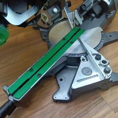 HiKOKI ハイコーキ C3606DRB 36V コードレス卓上スライド丸のこ 本体のみ【船橋馬込店】【店頭取引限定】【中古】管理番号：ITU8MFW5AUKKの画像