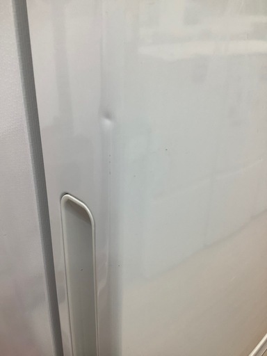 3ドアノンフロン冷凍冷蔵庫 Hisense HR-D280IW (※表面側部にキズ、角に軽い凹み有) のご紹介‼︎