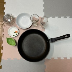 フライパン　お皿　ポット　コップ