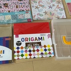 折り紙　まとめ売り　100均　折り紙ケース付きの画像