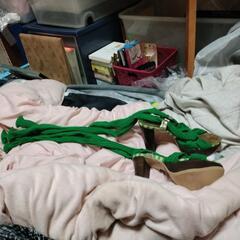 かなりヒールの高いサンダル　の画像