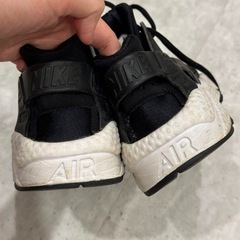 NIKE AIR HUARACHE スニーカーサイズ24の画像