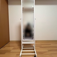 ニトリ　キャスター付きスタンドミラーの画像