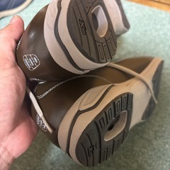 MIZUNOメンズスニーカーの画像