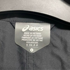 asicsジャケットの画像
