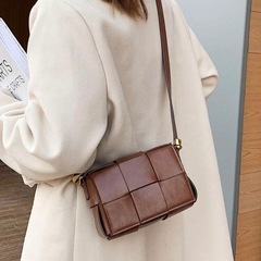 SHEIN 新品 未使用 ショルダーバッグ ブラウンの画像