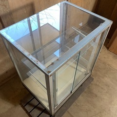 ガラス　ショーケース　陳列　レトロの画像