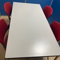 会議用テーブルと椅子【受け取り先決まりました】