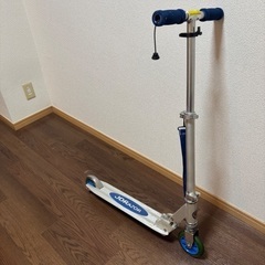 折りたためるキックボード