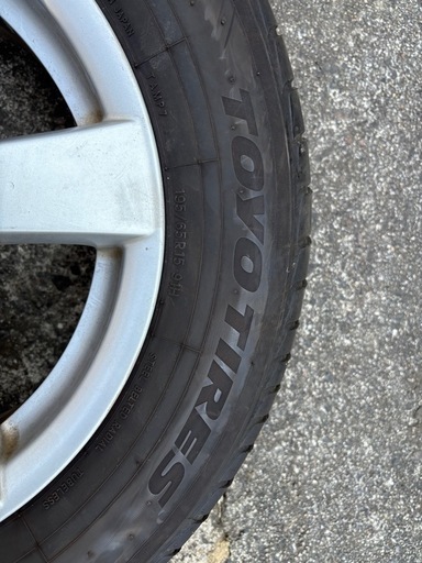 バリ溝GRASS 15インチ 6J +50 5穴P.C.D 114.3 195/65r15 トーヨー 