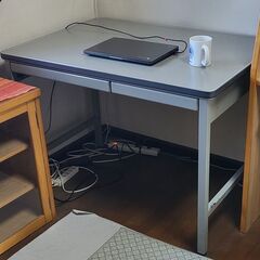 スチール製デスク　ご愛顧ありがとうございました。これにてスーチャ...