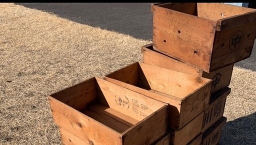 成立　3箱　骨董市で大人気 古道具 センス抜群の木箱 骨董品  木製 木箱 家具 雑貨 昭和レトロ  入れ物 ケース　ディスプレイ 道具入れ 大量 まとめ売り セット 木製 ガーデン ガーデニング 店舗 昭和当時の木箱 15セット 葡萄の木箱 まとめ売り まとめて インテリア ジャンクガーデン ガーデン 古民家 カフェ 古民家カフェ レトロ雑貨 アンティーク家具 ヴィンテージ