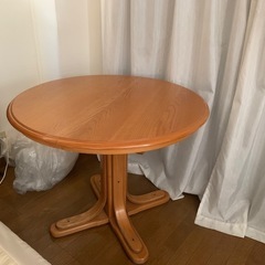 シンリーShin-Lee ダイニングテーブルの画像