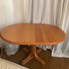 シンリーShin-Lee ダイニングテーブルの画像