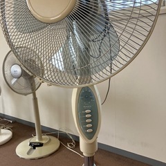 【動作確認済み】TEKNOS 扇風機 KI-1740 首振り・タ...