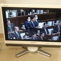 ⭕️美品  SHARP AQUOS 【LC-20D50】2009年製 20インチ  リモコン無し  断捨離の為、出品致します。 値下げ交渉可能。お気軽にお申し付け下さい。買い手が見つからない場合には今月末に削除致します。 ⭕️  の画像