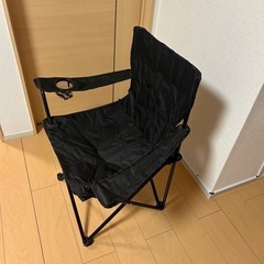 2脚セットアームチェアカップホルダー付きの画像