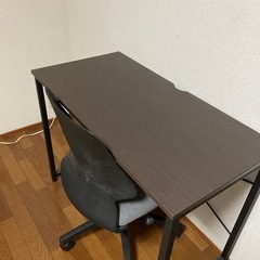 机と椅子のセット