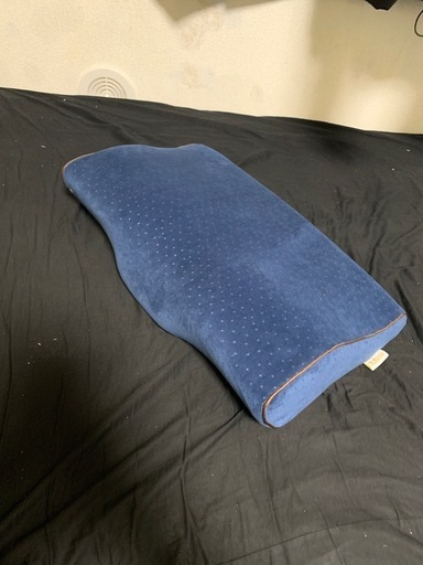 【美品】首が痛くならない\n低反発枕