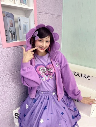 しなこちゃん　フードを被ったらお花になれちゃう？ジップ付きパーカー　キッズフリー