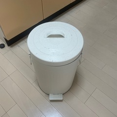 ゴミ箱の画像