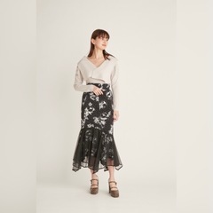  SNIDEL ソウバリカラーオフショルプルオーバー / IVRの画像