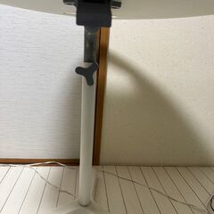 IKEA コーヒーテーブル ノートPCスタンドの画像