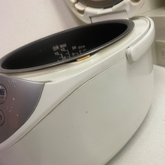 東芝 TOSHIBA IH炊飯器 1升炊き かまど銅コート釜 RC-18HHの画像