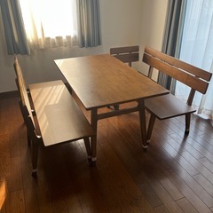 テーブル