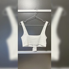 《 新品タグ付き♪》Calvin Klein Leather Patch Lip Braletteの画像