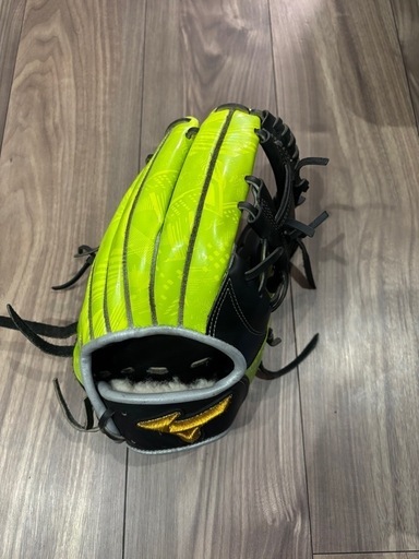 ミズノプロ　軟式　NEOLIME
　内野手用