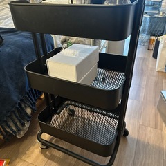 ワゴン2つセットの画像