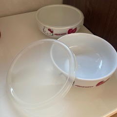 キティーの蓋付き小鉢！2個セットの画像