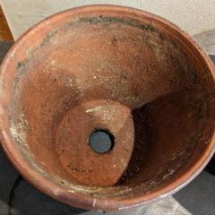 陶器の植木鉢の画像