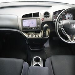 【自社ローン対象】ホンダ　ストリーム〇ミニバン〇HDDナビ〇Bluetooth〇バックカメラ〇DVD再生〇ETCの画像