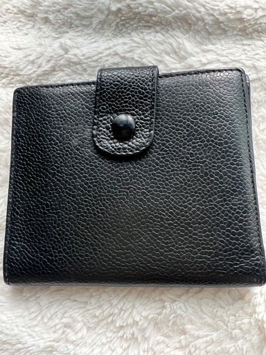 CHANELキャビアスキン二つ折財布