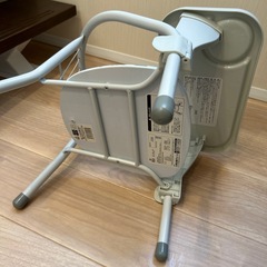 お食事チェア テーブル付きの画像