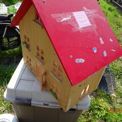 無料です～木製　おもちゃ　横幅52センチ　奥行き30センチ　高さ54センチの画像