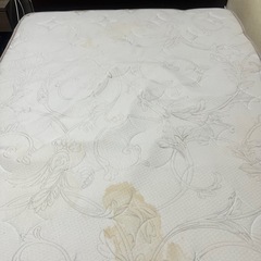 【使用感かなりあり】セミダブルベッドの画像