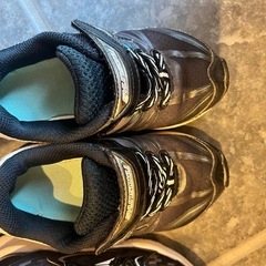 男の子　瞬足スニーカー　16.5と17の画像