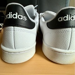 adidas スニーカー　28cmの画像