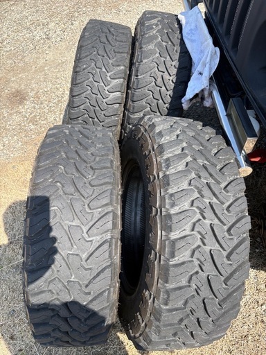 TOYOトーヨーオープンカントリーMT 265 70 17プラド　ジムニー