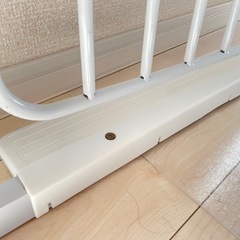 ベビーゲート 子どもに簡単に開けられない安全タイプの画像