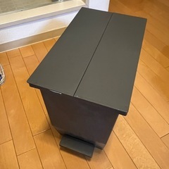 ゴミ箱 おそらくニトリ  茶系 20Lタイプ