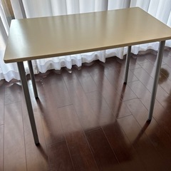 シンプルなワークデスク　オフホワイト　作業台　ガーデニング