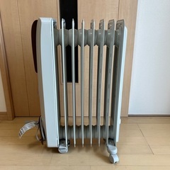 デロンギ　オイルヒーター　H770812EFS-B